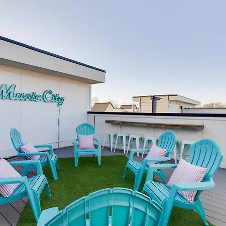 Lovely Rooftop-Game Room-Sleep 8, Near The Opry